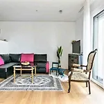 Schickes Appartment mit Flussblick am Medienhafen