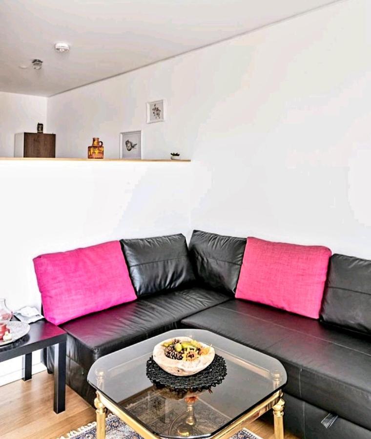 Schickes Mit Flussblick Am Medienhafen *