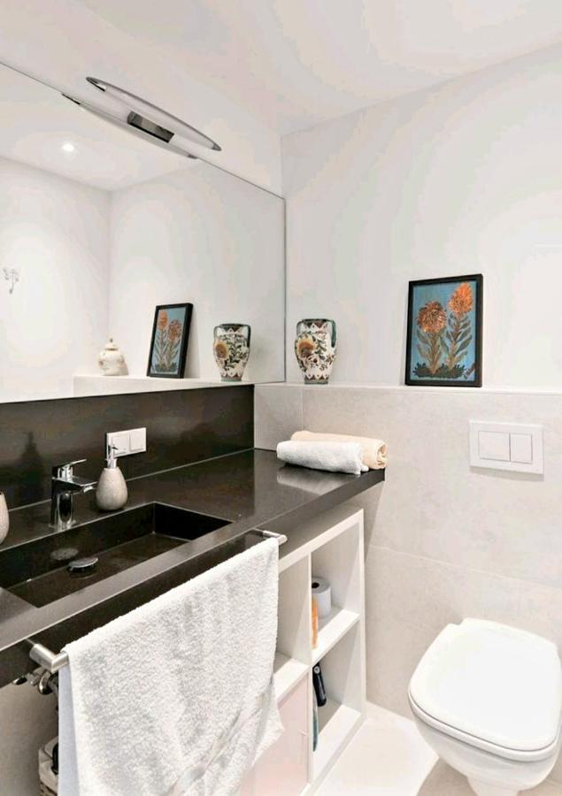 Apartment Schickes Mit Flussblick Am Medienhafen Düsseldorf