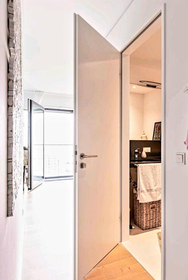 Apartment Schickes Mit Flussblick Am Medienhafen